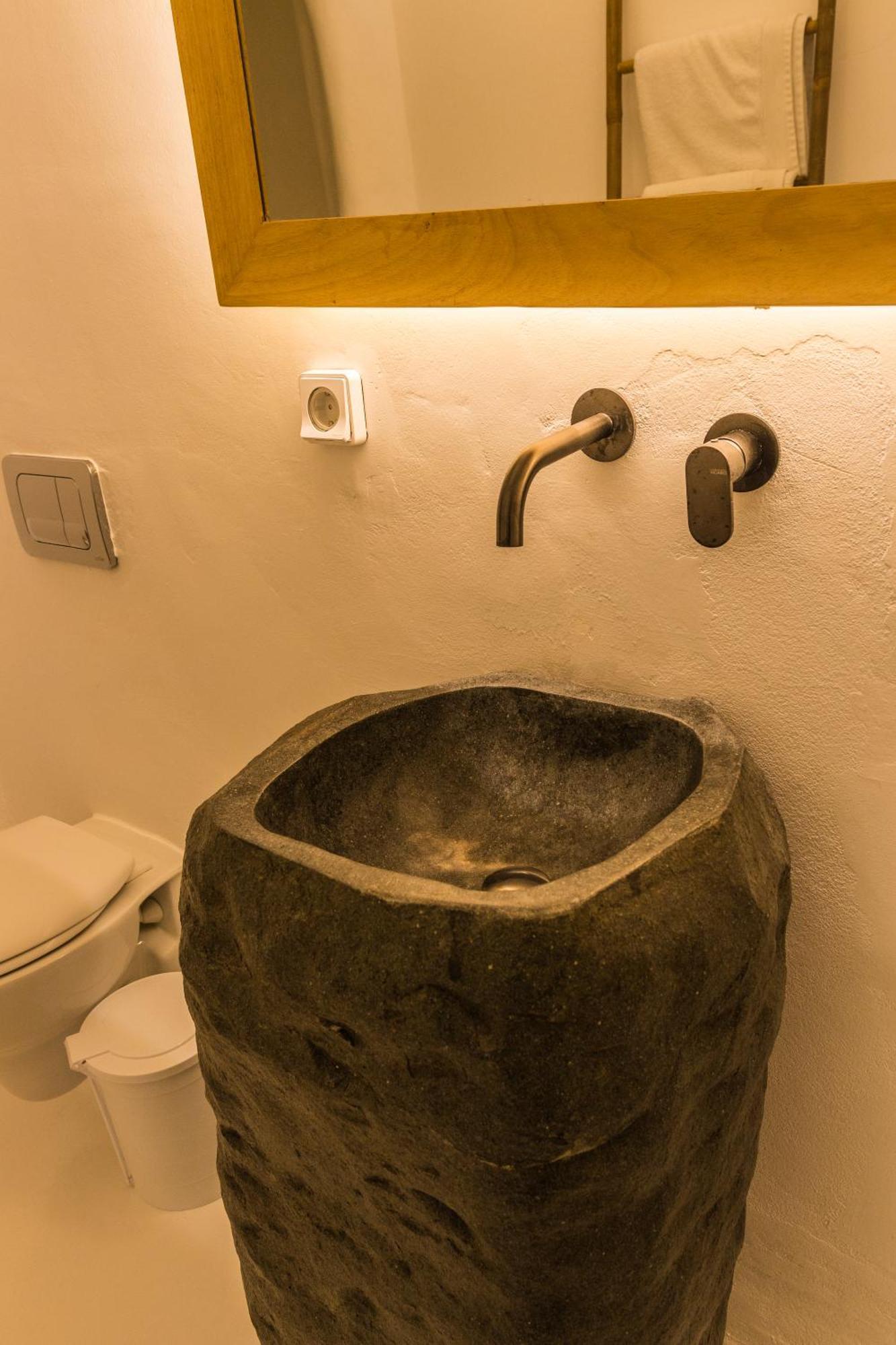Salt Suites Milos بولونيا المظهر الخارجي الصورة