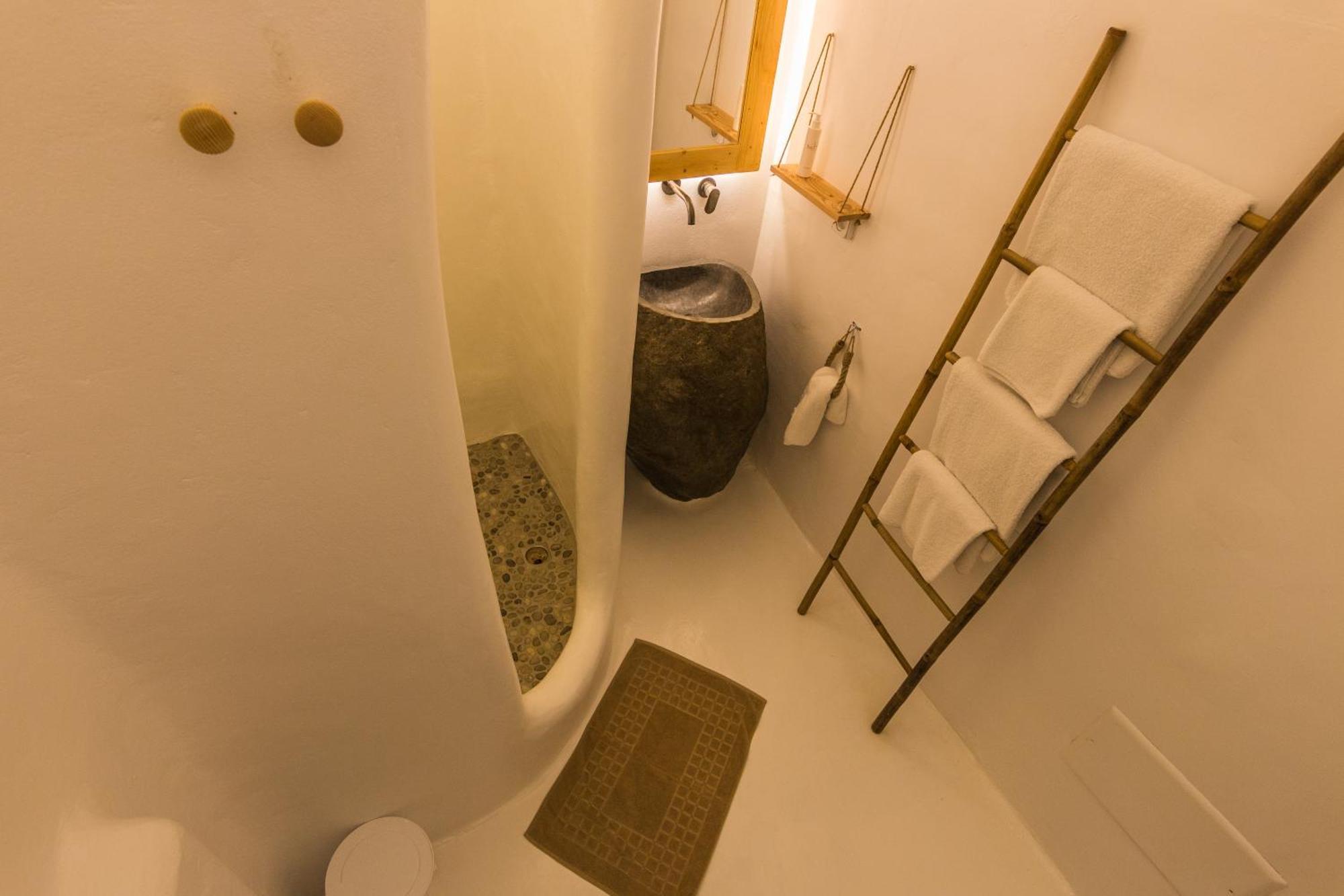 Salt Suites Milos بولونيا المظهر الخارجي الصورة