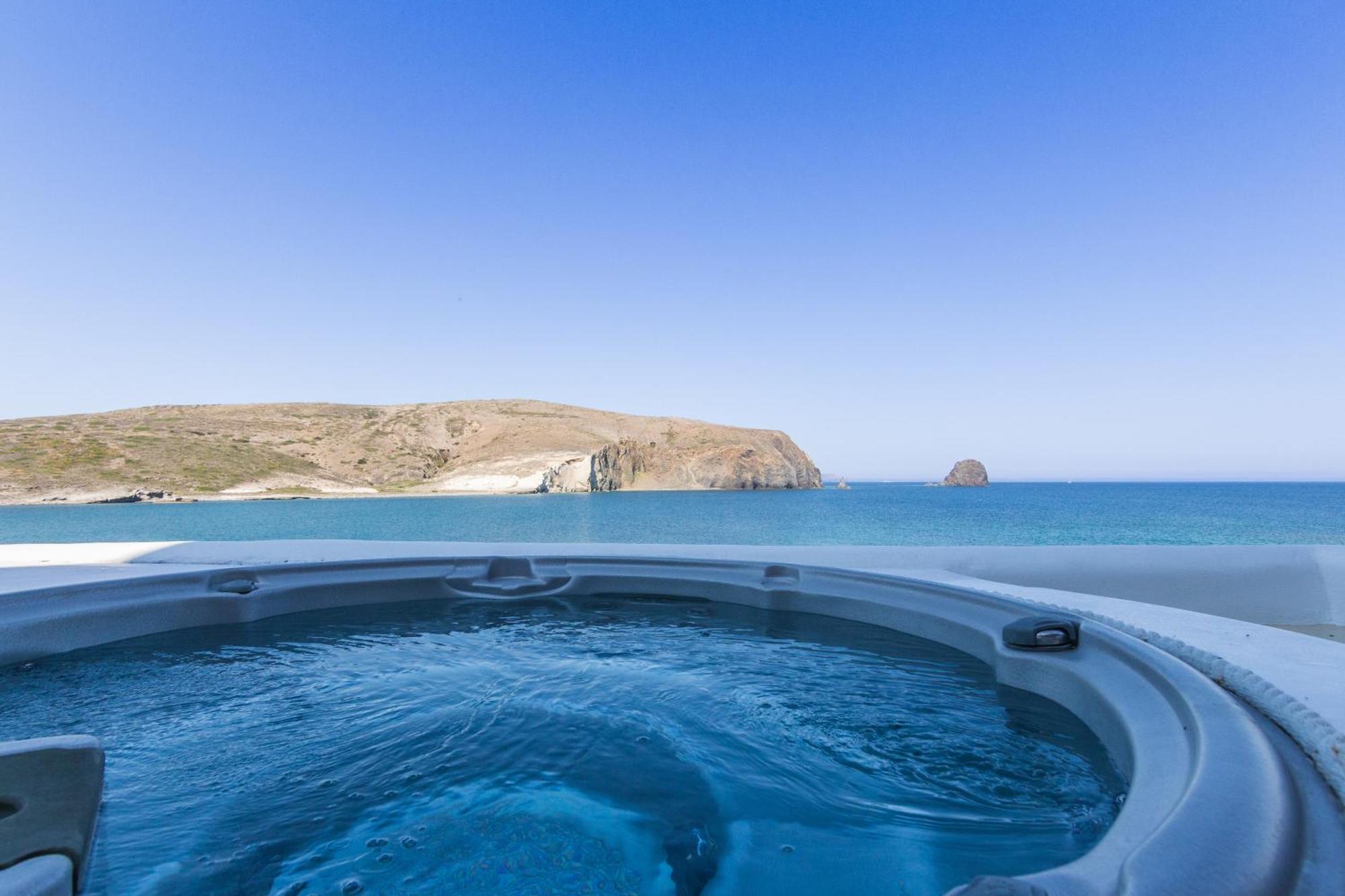 Salt Suites Milos بولونيا المظهر الخارجي الصورة