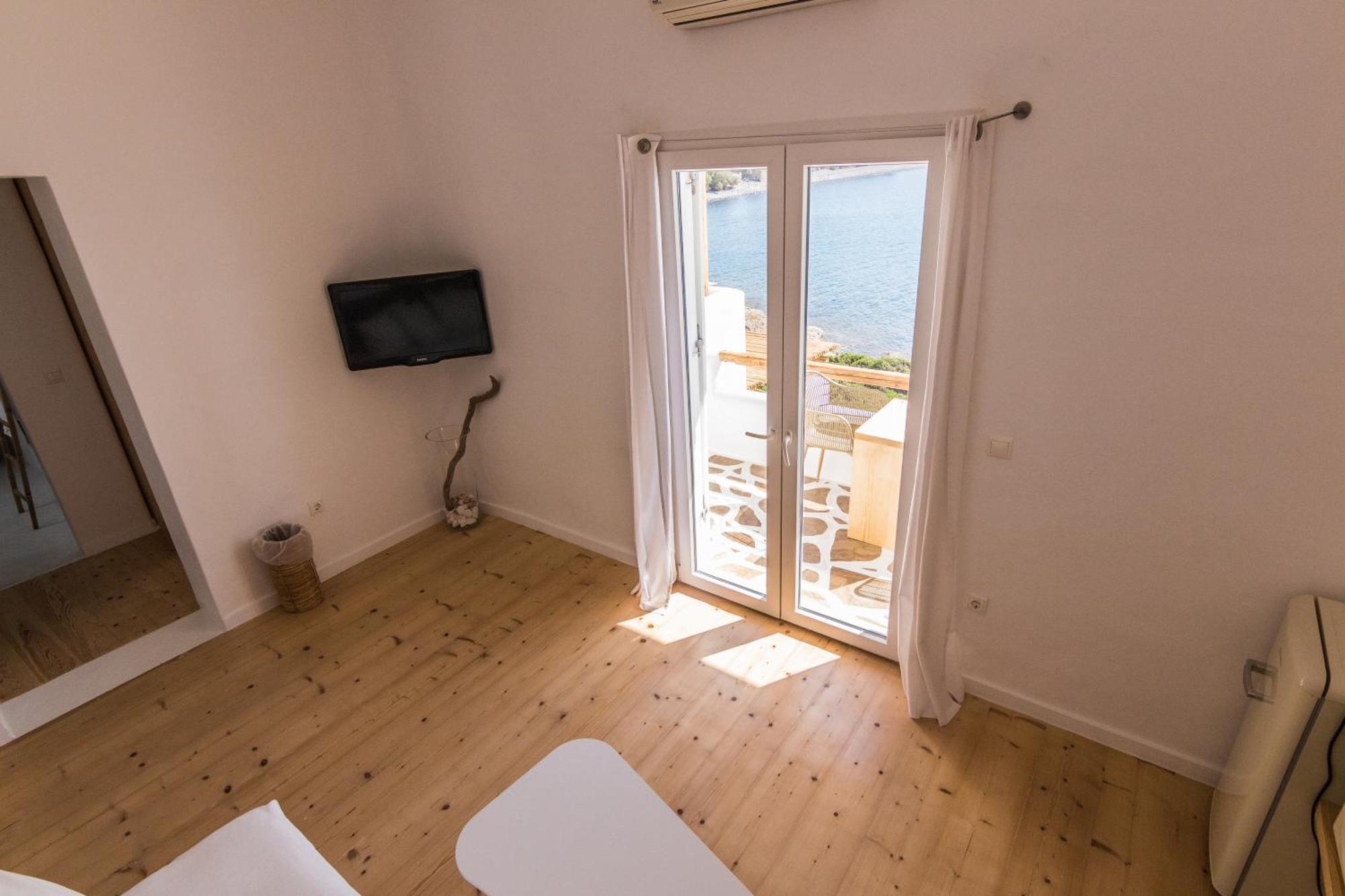 Salt Suites Milos بولونيا المظهر الخارجي الصورة